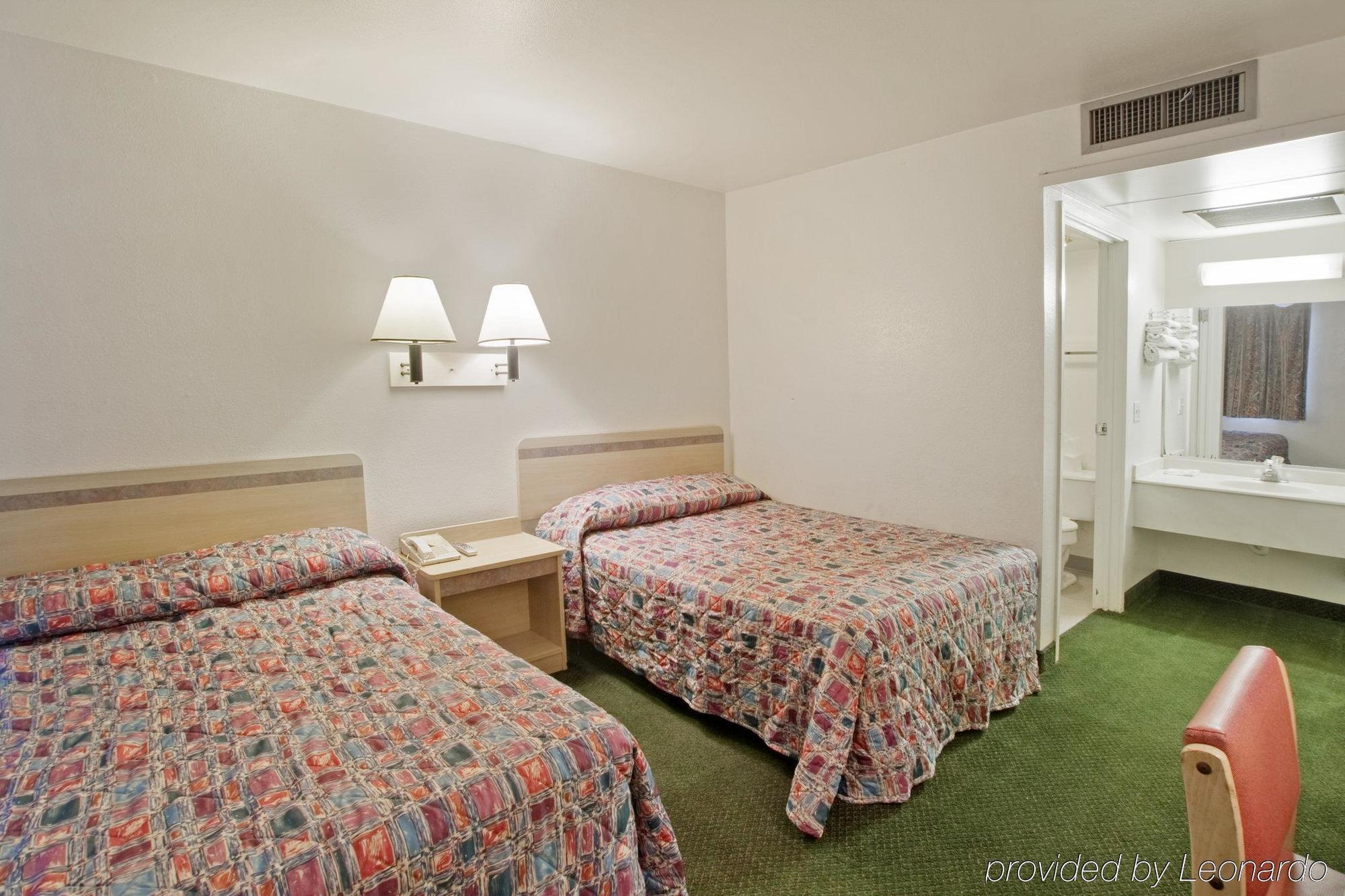 Travel Inn Шаронвилл Номер фото