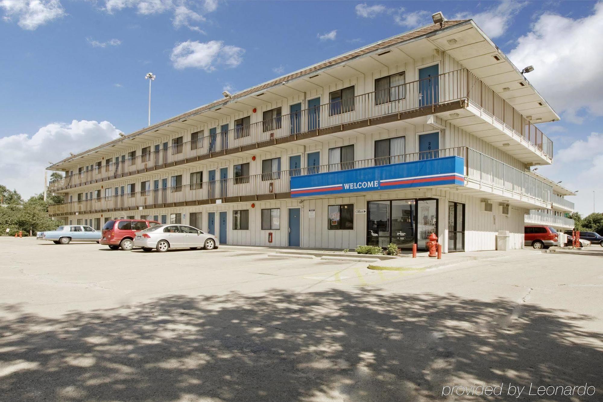 Travel Inn Шаронвилл Экстерьер фото