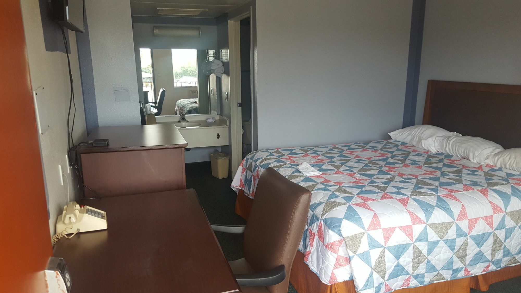 Travel Inn Шаронвилл Экстерьер фото